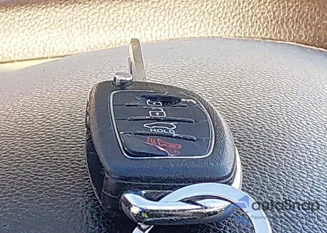 2015 Hyundai Santa Fe Sport 2.4L из США, поврежденный, VIN 5XYZU3LB5FG235698